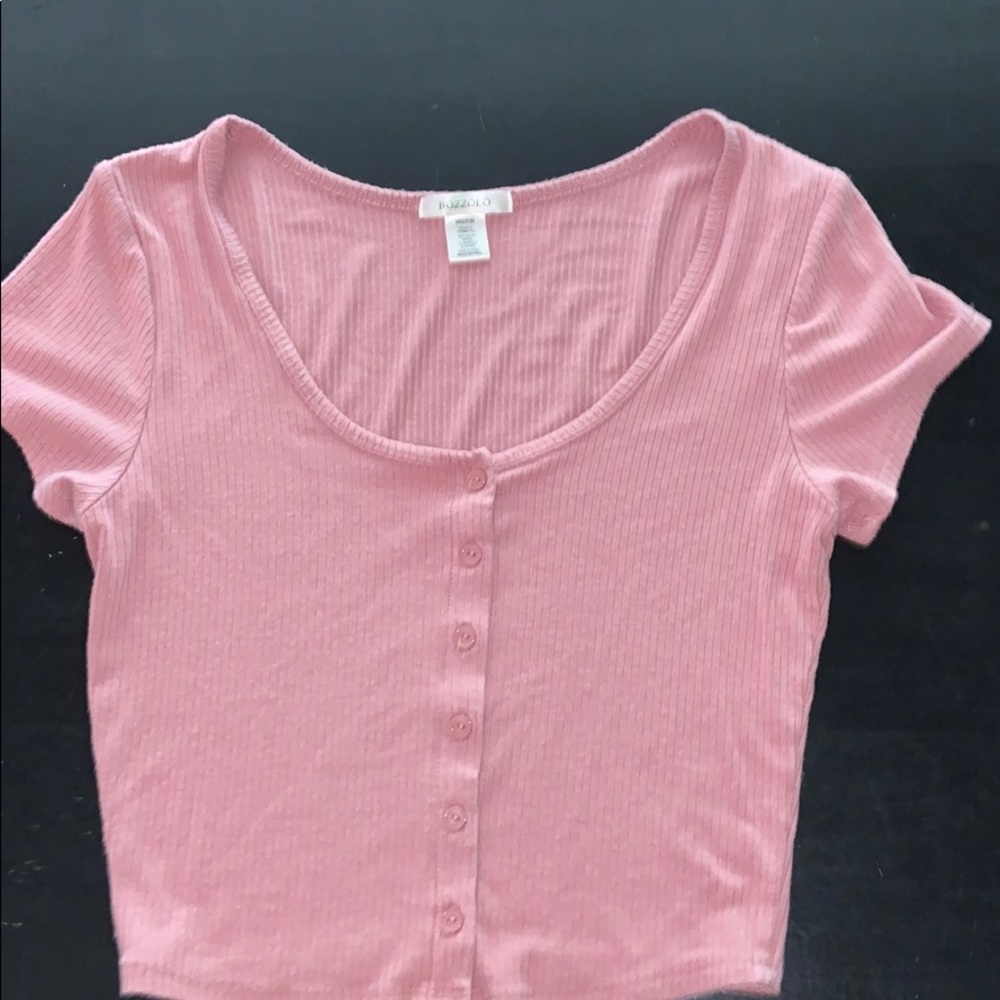 pink tshirt
